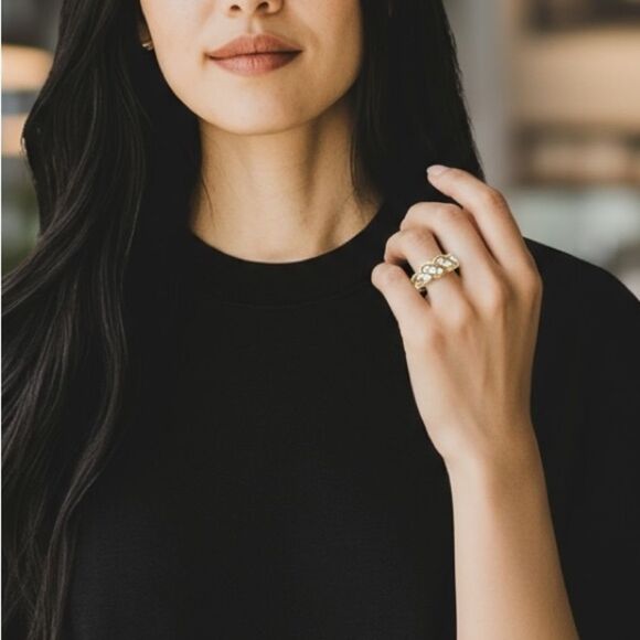 WOMEN’S GOLD TONE STATEMENT RING– CRYSTAL ACCENTS – SIZE 7 – NEIMAN MARCUS STYLE - Picture 12 of 17